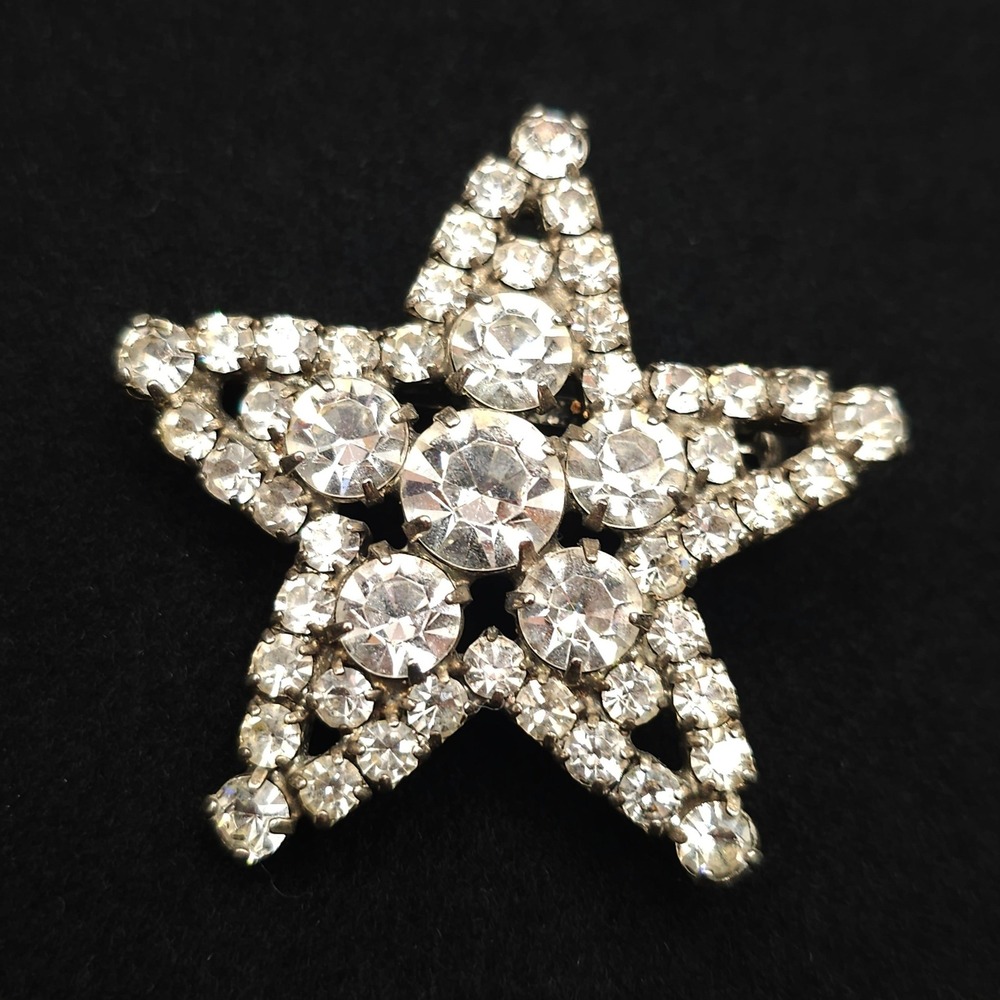 Vintage Rhinestone Star Brooch Silver Tone Celestial Starburst Pin 5 Point Glam